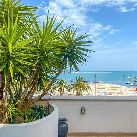 Terrazza Diomede- Manfredi Homes & Villas มันเฟรโดเนีย ภายนอก รูปภาพ
