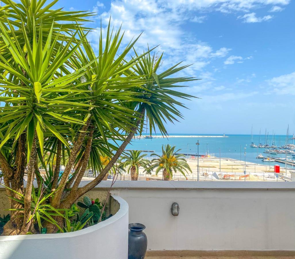 Terrazza Diomede- Manfredi Homes & Villas มันเฟรโดเนีย ภายนอก รูปภาพ